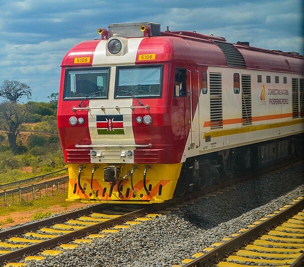 800px Kenya Railways DF8B locomotive on the new SGR line 06 06 2017 e1673968802861