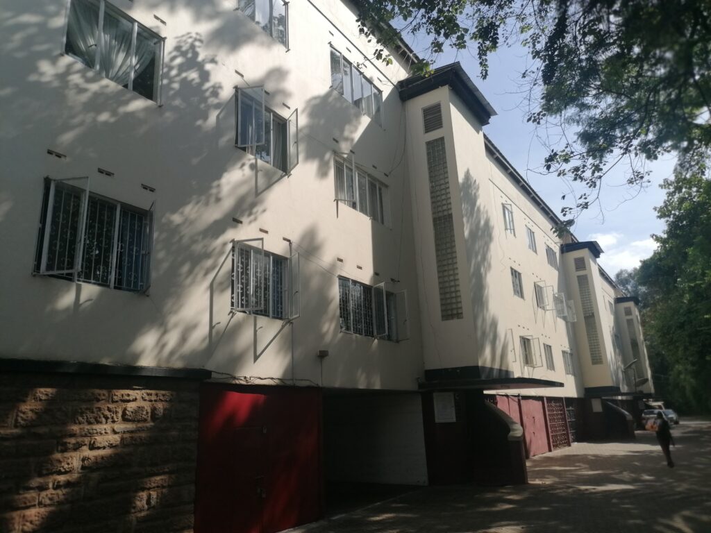 Progressive or colonial? Ernst May - A german urban planner in East Africa 2 delamere flats nairobi 2bild hans hofele